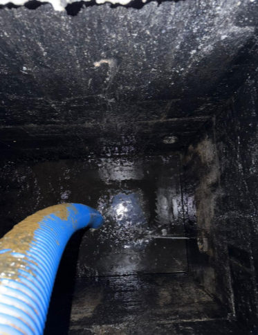 emergency evening clearance of 6000l septic tank using 4k tanker for next day event in reading