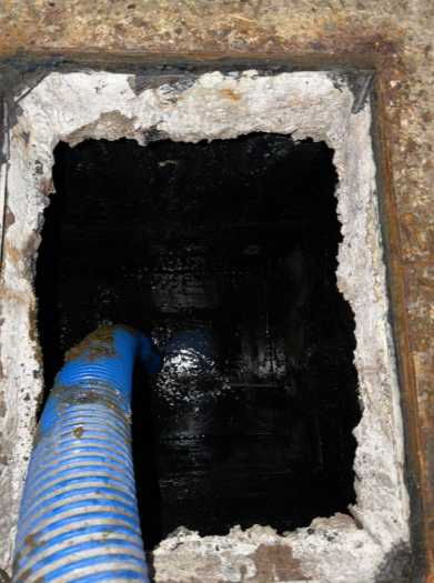 6000 litre septic tank emptied on emergency Friday night call-out in Reading